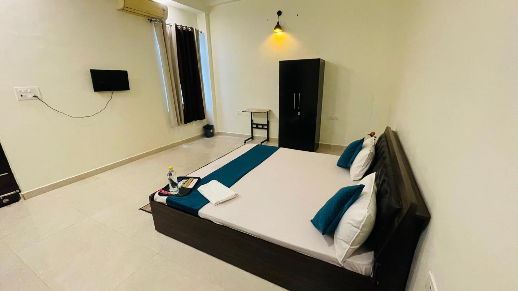 Atulyam Stays Sushant Golf City Lucknow Exterior photo